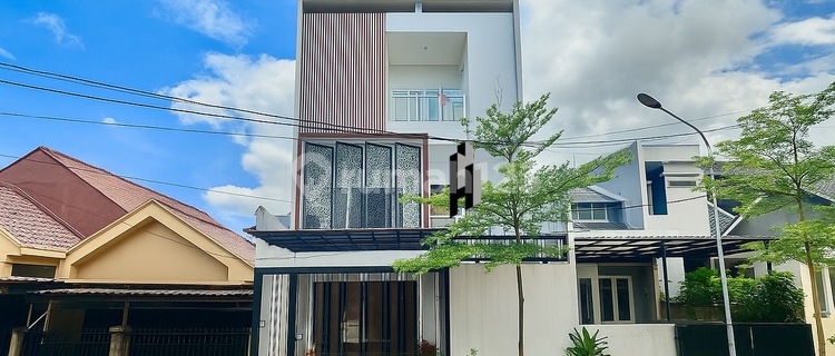 Luxury House for Sale in Taman Pegangsaan Indah, Kelapa Gading 1