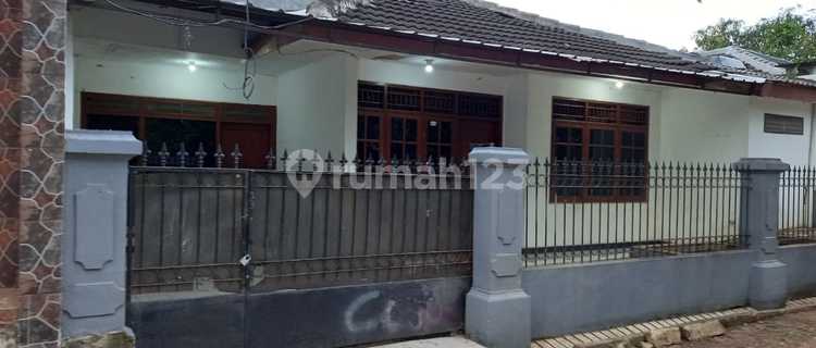 Di sewakan rumah 1 lantai dalam komplek di Cileduk Tangerang 1