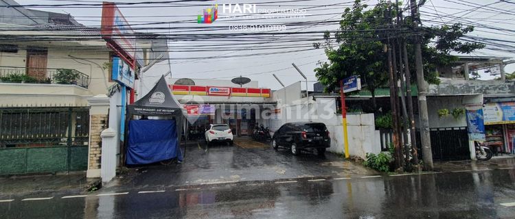 For Sale: Shop House with Land Area of 326 m² in Kemanggisan Area, Near Binus University and Kebon Jeruk Toll Gate - Suitable for Business, Residential, or Boarding House. 1