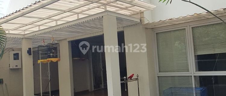 For Rent House At Denpasar Mega Kuningan - 4 BR, 1 Study Room, Furnished, Strategic, Close To LRT MRT Busway 1