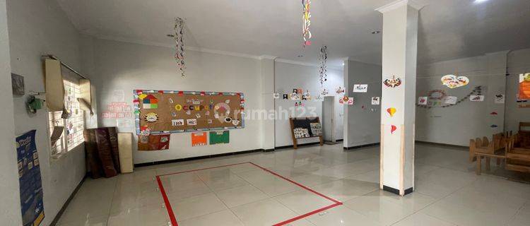 Rumah Dengan Bangunan Sekolah 2 Lantai Berada Dilokasi Strategis BSD 1