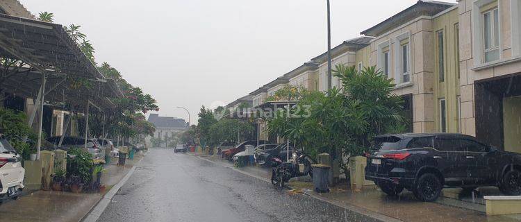 Rumah Dengan Kamar Tidur 4+1 di Cluster Lokasi Strategis di Alam Sutera 1