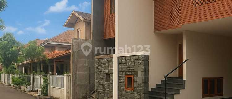 Dijual  Rumah Design Istimewa Semi furnished  Cipinang, Pulo Gadung Jakarta Timur  1