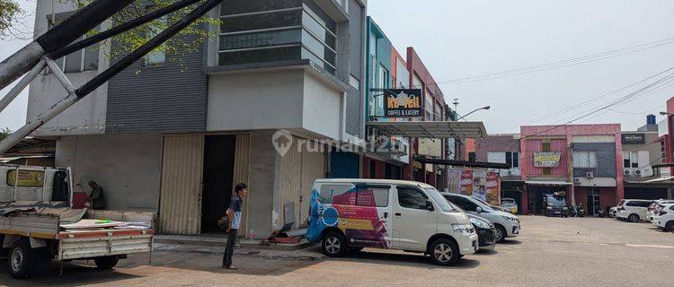 Ruko siap pakai hoek pinggir jalan raya 1