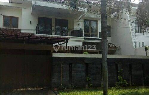 Dijual Rumah Lama Terawat Lokasi Kebayoran Baru, Jakarta Selatan 1