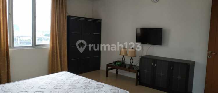 Apartemen Paladian Park iv  1