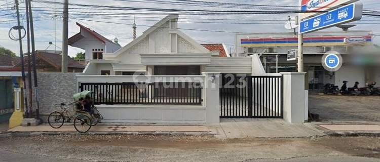 For Sale: Well-Maintained, Move-In Ready House on Nol Street, Tuban Main Road. 1