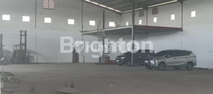 Gudang samarinda dekat pintu TOL  1