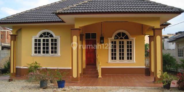 Rumah Disewakan Di Lingkungan Penduduk 1