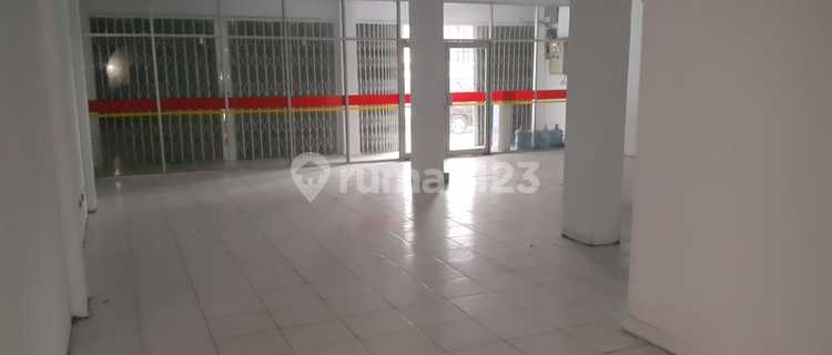 For Rent 2-Storey Twin Shop Houses, 3 Floors, Kebayoran Lama Area, South Jakarta. 1