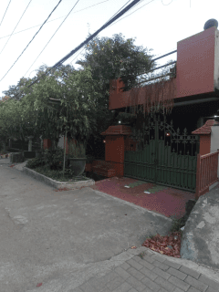 Rumah Bagus Semi Furnished SHM di Rungkut, Surabaya 1