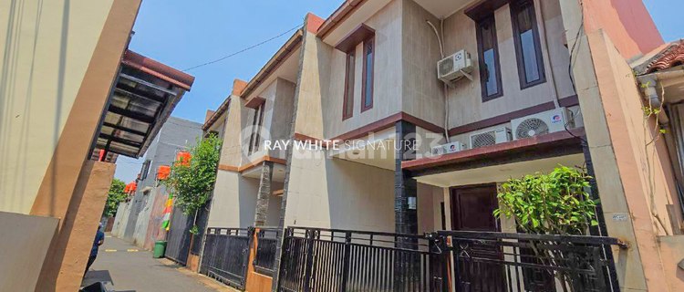 For Sale 2-Story House in Nusa Indah Jagakarsa 1