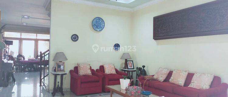 Dijual Rumahi selangkah ke SCBD,di Jl. Ciniru 2 Lantai SHM Butuh Renovasi 1