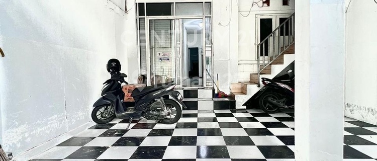 For Quick Sale: 15-Room Boarding House in Taman Sentosa, South Cikarang 1