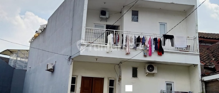 Kos Kos with 13 Furnished Rooms Ready to Occupy In Meadow Green Lippo Cikarang 1