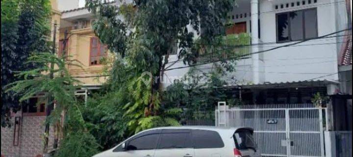 Di sewakan cepat rumah bagus 2 lt di bintaro sek 9. 1