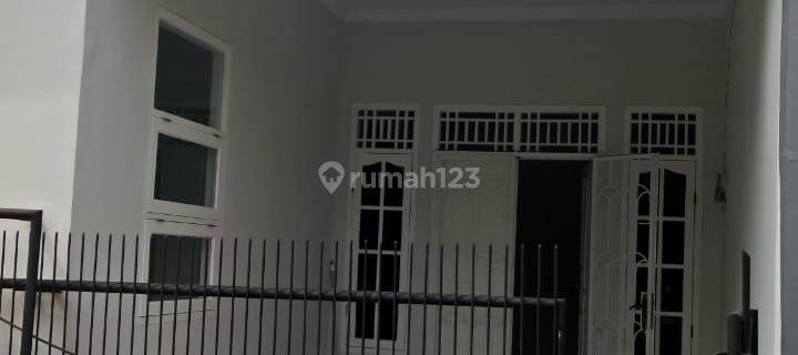 Di Sewakan.rumah Bagus 1 Lantai Cocok Buad Keluar Kecil 1
