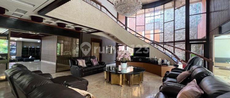 Rumah Mewah Setrasari Raya 1