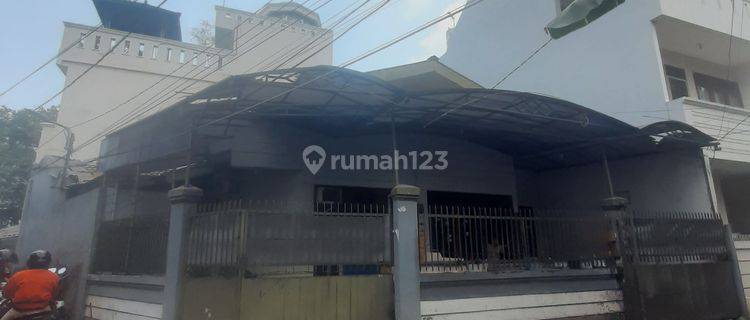 Rumah Tua Hitung Tanah Depan Taman Shm 1