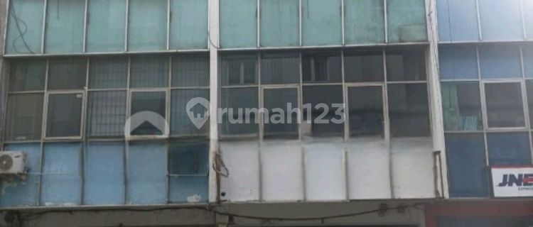 For Rent: Shop House in an office shop house area, ready to occupy, newly renovated condition. 1