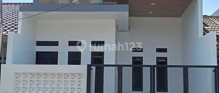 Dijual Rumah Bagus dan Modern Siap Huni di Bulak Macan Permai (C0494) 1