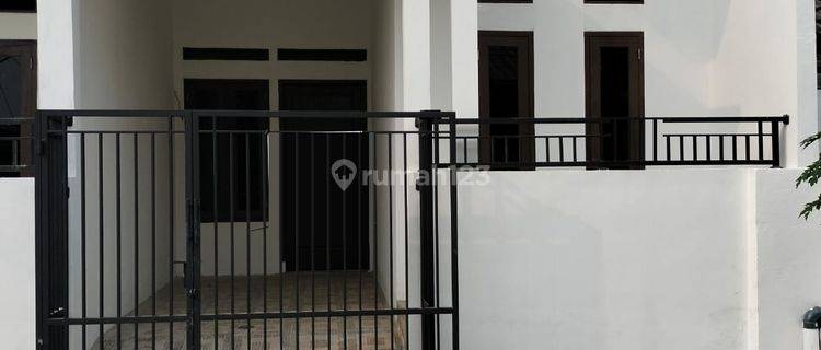 Rumah Bagus Unfurnished SHM di Villa Mutiara Gading , Bekasi k0584  1