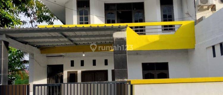 Rumah 2 Lantai Bagus di Harapan Indah Bekasi, Bekasi B0523 1