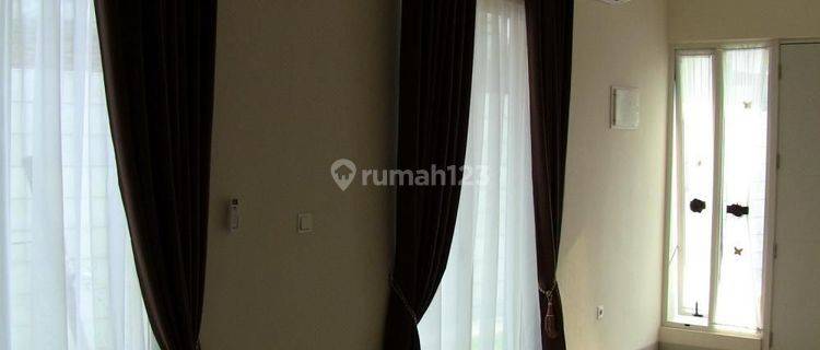 Dijual Rumah 2 Lantai di green lake  1