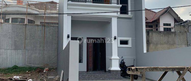 Brand New Rumah 2 Lantai Baru di Villa Melati Mas Bsd, Tangerang 1