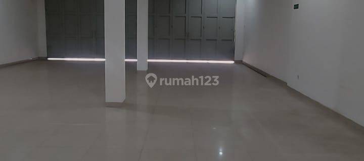 Disewakan Ruang Usaha Cocok Untuk Kantor Resto Gym Jl. Sunda Bandung 1