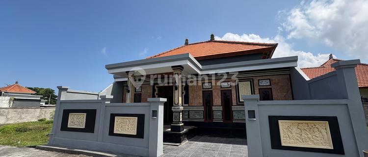 Modern Balinese Designed Move-In Ready House in Tulikup, Gianyar 1