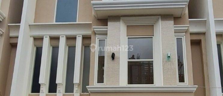 Dharmahusada Indah Rumah Baru Gress 3Lantai 1