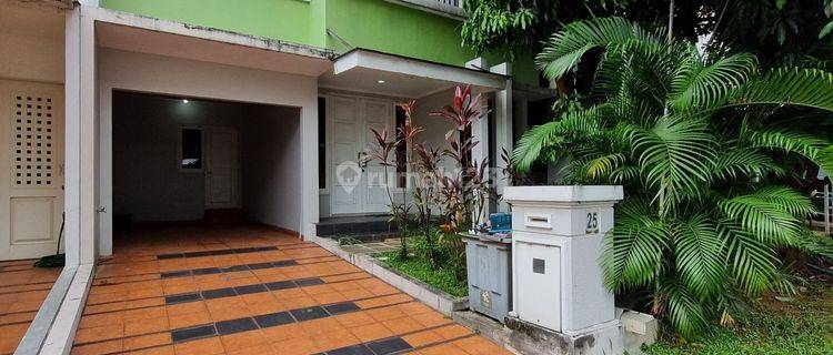 Disewakan Rumah Dengan  3 Kamar Tidur Summarecon Serpong Phg Di Taman Topaz Rumah , Furnish 1