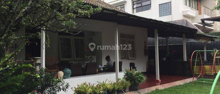 Rumah Asri Klasik Nyaman Siap Huni di Bukit Dago Bandung Utara 1