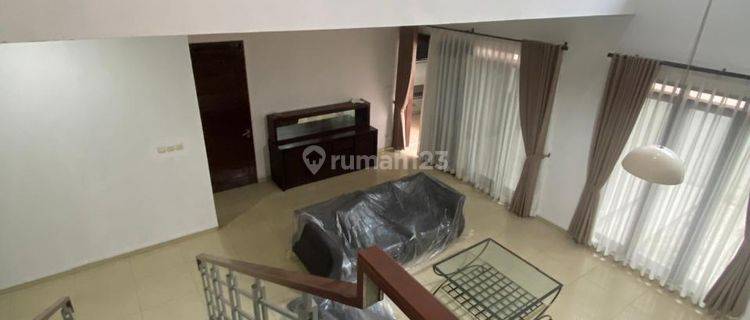 Rumah Bagus 2 Lantai Semi Furnished Kokoh Terawat Siap Huni di Batununggal Bandung 1