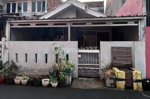 Dijual Banting Harga Murah Sekali Dibawah Pasar Luas 79m Akses 2 Mbl Rumah di Pulomas, Jakarta Timur