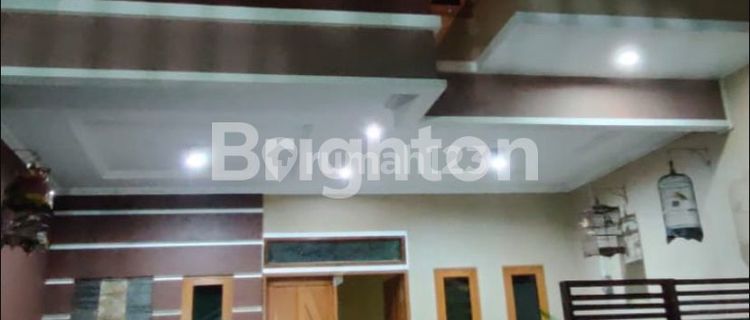 Rumah 2 lantai, siap huni, cantik strategis, dekat hutan kota di Srengseng Kembangan, Jakarta Barat 1