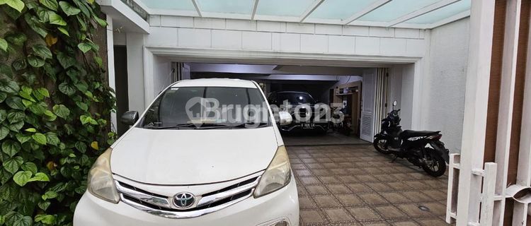 Strategic 2-story house, ready to occupy, close to Pondok Indah and Blok M, South Jakarta. 1