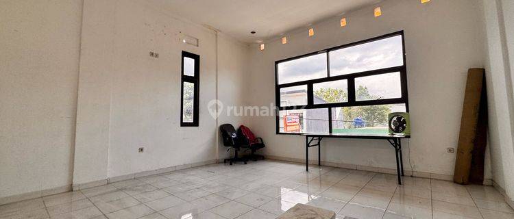 Sewa Ruko 2 Lt,,bebas Banjir , Jl Golf Barat , Cisaranten, Kec Arcamanik Lb 60. ( 2 Lt) . Listrik Token 7.000 Watt 1