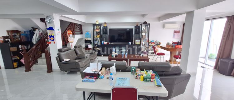 2-Story Ready-to-Occupy House in Kelapa Gading, Suitable for Business 1