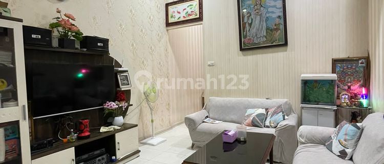 For Sale Nice 3 1/3 Story House in Jelambar 1