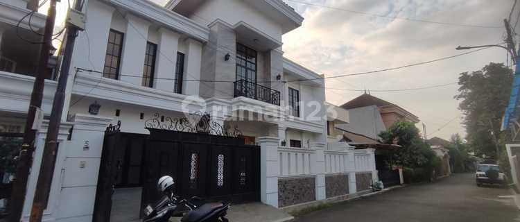 Dijual Rumah Baru di Jl. Haji Nawi, Kebayoran Baru 1