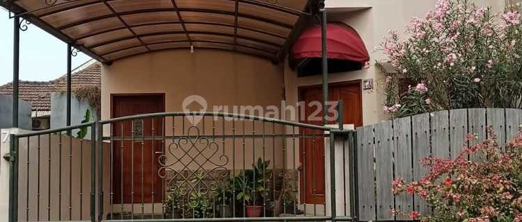 Secondary House in Complex with Good Access Near MRT at Pangkalan Jati Cinere 1