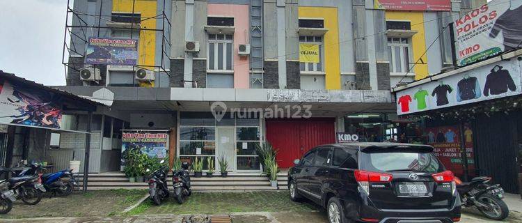 Ruko 3 Lantai Siap Pakai di Ciluar Simpang Pomad 1