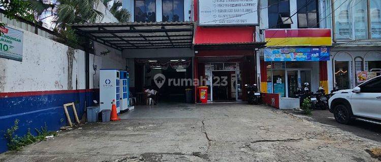 Dijual / Disewa Ruko Radio Dalam Raya Cocok Untuk Kantor Atau Usahakebayoran Baru Jakarta Selatanluas Tanah: 118 M²luas Bangunan: 269mdimensi Ruko: 4,4x17bangunan: 3.5 Lantaitoilet: 2hadap: Baratshmparkir Mobil: 2-3mobillokasi Strategis Dekat: Pondok Inda 1