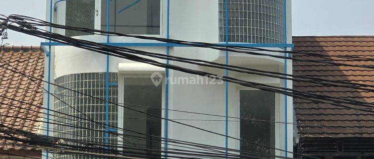 Turun Harga! Disewakan Rumah Baru Layout Kantor Di Sinabung Rayadekat Pakubuwono Dan Senayankebayoran Baru Jakselluas Tanah : 138 M²luas Bangunan : 260 M²kamar Mandi : 3lebar Depan : 6mpanjang : 23 Mbangunan : 3 Lantailistrik : 4400 Wair Pompa Tanahparkir 1