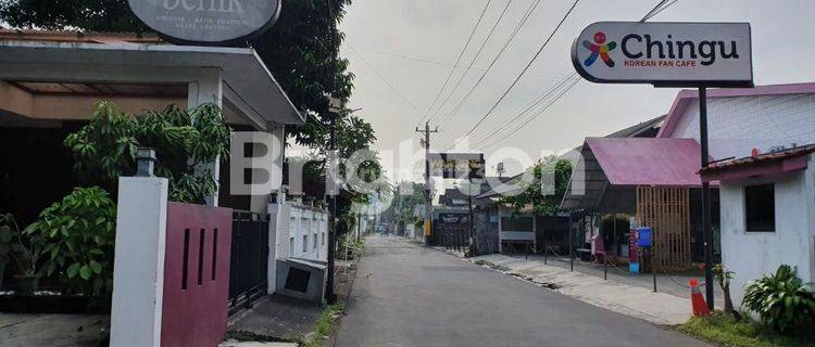 Rumah cantik dan strategis cocok utk usaha dan hunian di Yogyakarta 1