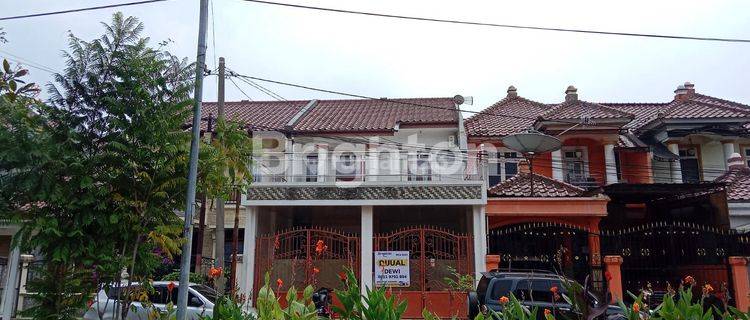 Rumah di Bulevard,Strategis,cantik, semi Furnished 1