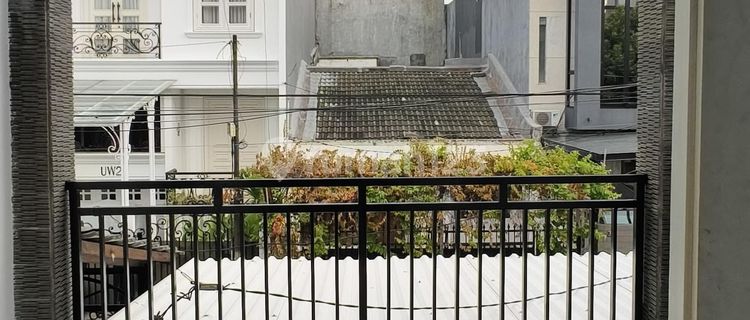 Cheap House in Pondok Indah 1