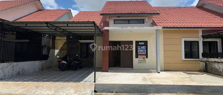 Dijual Rumah Jalan Parit Haji Husin 2 Komplek Dazhill Clover 1